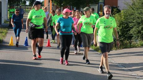 In Mering werden bei Lauf10! rund 100 Teilnehmerinnen und Teilnehmer zur Bewegung motiviert.
