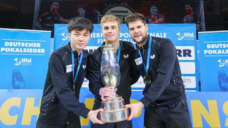 Ein Bild aus der Vergangenheit: Lin Yun-ju, Truls Moregardh und Dimitrij Ovtcharov jubeln mit dem Pokal.