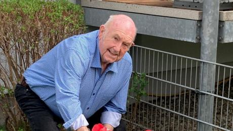 Für Gartenarbeit kann sich Altstadtrat Dieter Benkard auch mit 80 Jahren noch begeistern.