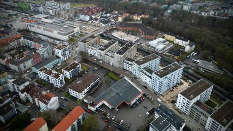 Neubauten wie der Südstadtbogen in Neu-Ulm sind derzeit die Ausnahme. Durch das sinkende Angebot an Wohnungen steigen die Mietpreise quer durch die Region. 