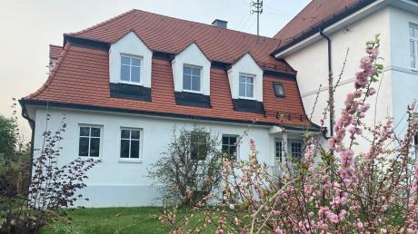 Für den Umbau des ehemaligen Lehrerwohnhauses an der Memminger Straße im Süden von Weißenhorn hat die Stadt Heizungs-, Lüftungs- und Sanitärarbeiten zu vergeben. 