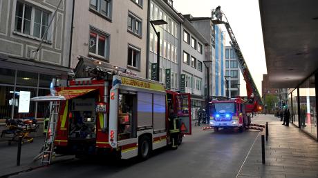 Eine Rauchentwicklung im Heizungskeller eines Hauses in der Neue Straße in Ulm führte am Donnerstagabend zu einem größeren Einsatz.  