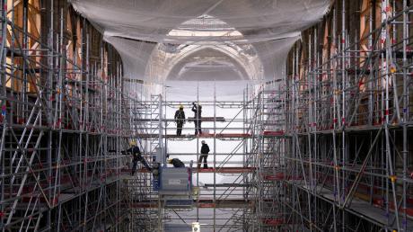 Die Arbeiten in der Pariser Kathedrale Notre-Dame schreiten in beeindruckendem Tempo voran.