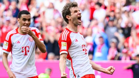 Bayerns Thomas Müller jubelte nach seinem Tor zum 2:0.