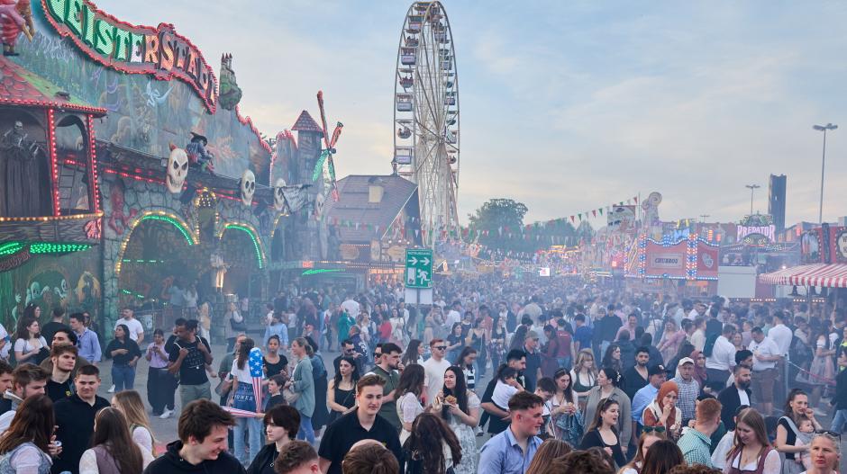 Besucherandrang am letzten Samstag des Osterplärrers: Fast 47.000 Menschen kamen an diesem Tag auf das Festgelände.