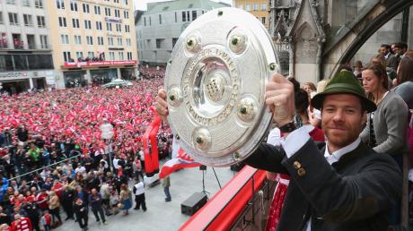 Als Spieler holte der heutige Leverkusen-Trainer Xabi Alonso 2015 mit den Bayern die Meisterschale.