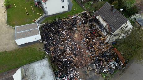 Nach dem Brand im Dinkelscherber Ortsteil Stadel wollen viele Menschen helfen. Mehr als 32.000 Euro an Spenden sind bereits zusammengekommen. 
