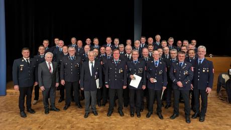 Feuerwehrleute aus dem Landkreis Landsberg wurden in Denklingen für 40 und 50 Jahre aktiven Dienst ausgezeichnet.