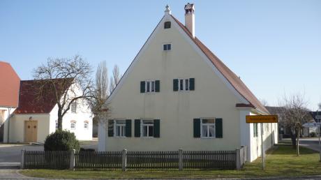 Der Vogelbauerhof in Balgheim geht auf die Zeit um 1780 zurück. Er vereint zahlreiche, für das Ries typische Elemente, wie das steile Satteldach, Gesimse und einen überdachten Kamin.