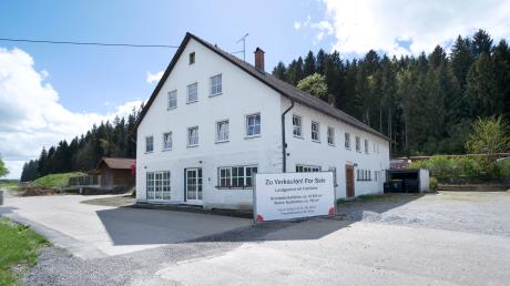 Der 'Lustberghof' Der 'Lustberghof' an der B17 steht zum Verkauf / Denklingen