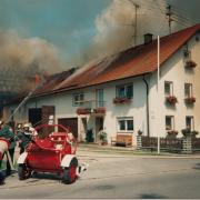 Brand in Gennach: Diesen Feuerwehreinsatz vor fast genau 30 Jahren fotografierte Anton Reiß.