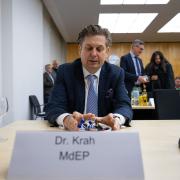 Maximilian Krah ist Spitzenkandidat der AfD für die Europawahl – und wird mit Russland in Verbindung gebracht.