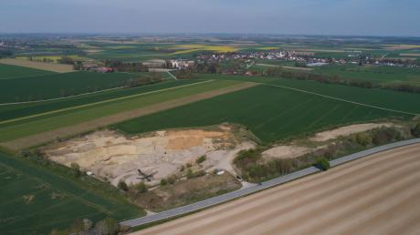 Die Kiesgrube an der Panzerstraße zwischen Beuerbach und Adelshausen soll, wenn es nach den Betreibern und dem Eigentümer geht, bald vergrößert werden.