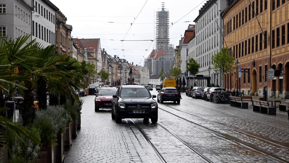 Die Stadt will bis zum Herbst zwei konkrete Varianten zur Zukunft der Maximilianstraße vorlegen. 