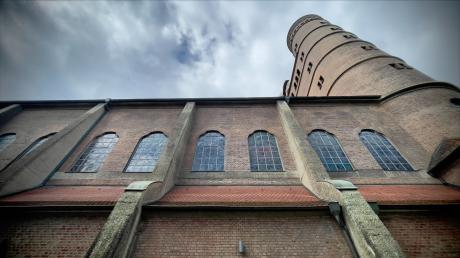 Die Pauluskirche in Ulm bröckelt: Ilm Ulmer Osten steht eine der ersten Betonkirchen der Welt. 