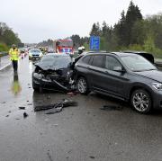Auf der A7 bei Nersingen kam es zu zwei Auffahrunfällen mit insgesamt elf Verletzten.