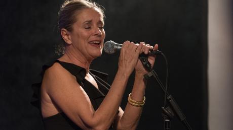 Beim Konzert der Sängerin Anna Lauvergnac im Birdland Jazzclub drehte sich alles um das Thema Liebe.