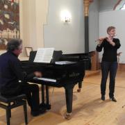 Die Flötistin Martina Vögele und der Pianist Martin Müller  traten in der Alten Synagoge in Binswangen mit einer interessanten Programmgestaltung auf. 