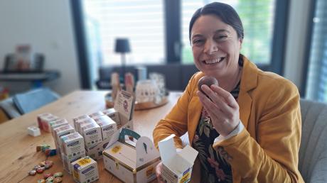 Bettina Winkler aus Affing ist mit ihrer Erfindung, dem Schokoschatz, für den deutschen Fairtrade-Preis in der Kategorie Newcomer nominiert. 