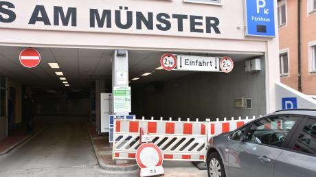 Das Parkhaus am Münster in Donauwörth bleibt am Dienstag gesperrt.