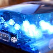 Nachdem es von dem 23-Jährigen gewürgt wurde, ging das 29-jährige Opfer krampfend zu Boden. Die Polizei Neu-Ulm ermittelt wegen des Verdachts einer gefährlichen Körperverletzung.