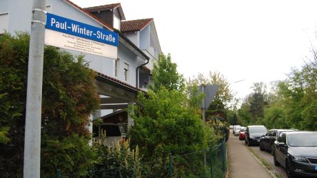 Die Paul-Winter-Straße in Neuburg muss eventuell umbenannt werden, sollten sich die Vorwürfe gegen Winter als wahr erweisen.