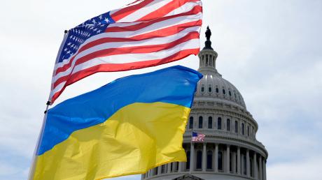 Die USA haben Kriegshilfen in Milliardenhöhe für die Ukraine beschlossen.