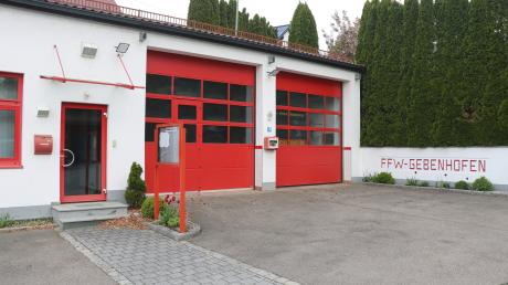 Die Feuerwehr Gebenhofen muss ihr Feuerwehrhaus umbauen, um den neuen Mannschaftstransportwagen unterbringen zu können. 50.000 Euro für Materialkosten plant die Gemeinde heuer ein. Das gehört zu den kleineren Ausgaben des Jahres.