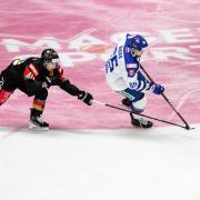 Die deutsche Eishockey Nationalmannschaft trifft bei der Eishockey WM 2024 direkt in der Gruppenphase auf die USA. Alle Infos rund um den Termin und die Übertragung des Spiels gibt es hier.