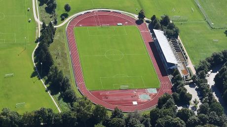 Das Ernst-Lehner-Stadion ist den Anforderungen für die Regionalliga eigentlich nicht gewachsen.