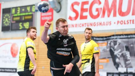 Kreisläufer Alex Prechtl wird die Friedberger Handballer verlassen. Noch ist der Kader für die neue Spielzeit nicht komplett.