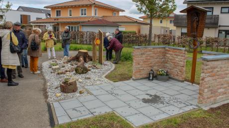Neue Ruheoase mit Gedenkstätte im Garten vom Seniorenhaus Lechfeld.