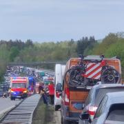 Die A96 ist nach einem Unfall zwischen Schöffelding und Landsberg Ost gesperrt.

