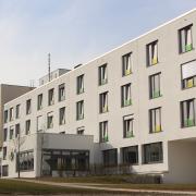 Um das bestehende Defizit der Kreiskrankenhäuser Dillingen und Wertingen (Foto) auszugleichen, muss der Landkreis fast 13 Millionen Euro im Haushalt 2024 einstellen.
