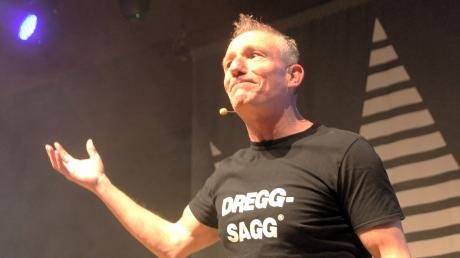 Der fränkische Kabarettist Michl Müller, der sich selbst "Dreggsagg" nennt, unterhielt sein Publikum in Senden drei Stunden lang mit sehr lustigen Geschichten. 
