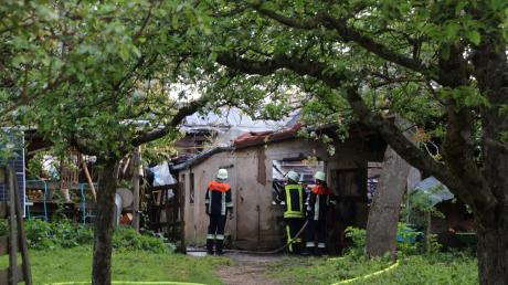Großbrand in Ehingen a. Ries Großbrand in Ehingen a. Ries
Gegen 2.35 Uhr wurden die Feuerwehren aus Oettingen und Umgebung alarmiert.

Foto: Dieter Mack