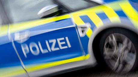 Bei einem Unfall in Utting ist am Maifeiertag beträchtlicher Sachschaden entstanden, meldet die Polizei.