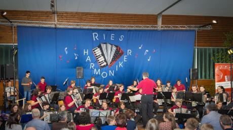 Mehrere Formationen der Riesharmoniker haben in Megesheim ein Konzert gegeben.