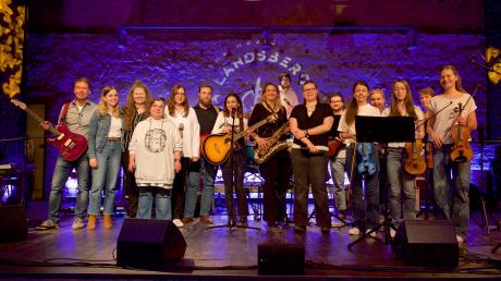 Das lms Ensemble der landsberg music school präsentierte unter anderem ein Lied der No Angels. 