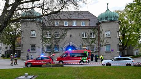 Feuerwehr, Rettungskräfte und Polizei simulierten einen Einsatz in der Landsberger Justizvollzugsanstalt.