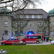 Feuerwehr, Rettungskräfte und Polizei simulierten einen Einsatz in der Landsberger Justizvollzugsanstalt.