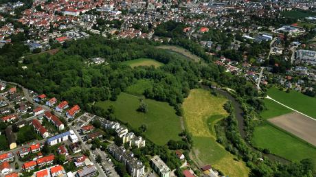 Für die Landesgartenschau in Günzburg gibt es jetzt ein Planungsbüro. Unser Luftbild zeigt die Hagenweide, die ebenfalls Teil der Schau 2029 werden soll.