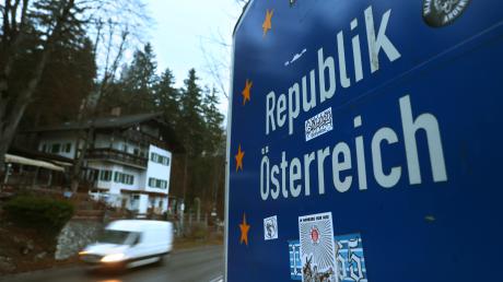 In Tirol gilt seit dem 9. Mai 2024 ein strenges Abfahrverbot für durchreisende Autofahrer.