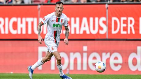 Wochenlang fehlte Iago dem FC Augsburg auf der linken Seite. Gegen den VfB Stuttgart könnte er sein Abschiedsspiel bekommen.