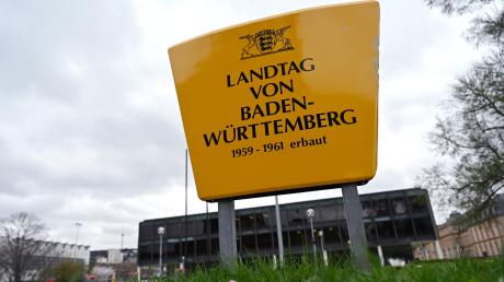 Am Mittwoch wurden AfD-Abgeordnete vor dem Landtag in Stuttgart verletzt.