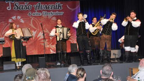 Das vierte Gastspiel von Saso Avsenik und seinen Oberkrainern im Vöhringer Kulturzentrum bot vier Stunden beste Unterhaltung. 