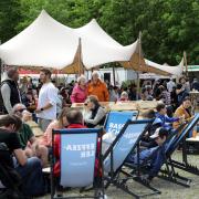 An Christi Himmelfahrt war das Schmeckfestival auf dem Gögginger Festplatz gut gefüllt. Der Hauptansturm wird am Wochenende erwartet. Die Veranstalter rechnen mit bis zu 40.000 Besuchern. 