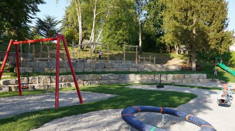 Nicht mehr wiederzuerkennen ist der Spielplatz in Bubesheim an der
Weißenhorner Straße. Die Gemeinde hat die Sanierung bezahlt.