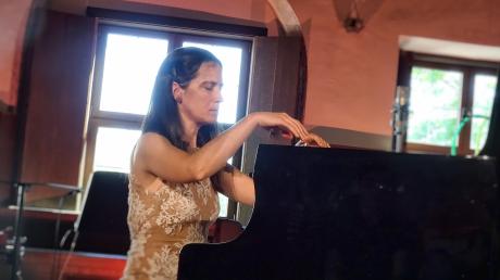 Joana Gama (geboren in Braga, 1983) ist eine portugiesische Pianistin, die beim Festival Weißenhorn-Klassik begeisterte. 
