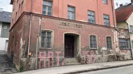 Die Frage, was mit der ehemaligen Kunstanstalt in der Johannisstraße geschehen soll, beschäftigt den Dießener Gemeinderat in einer Sondersitzung.